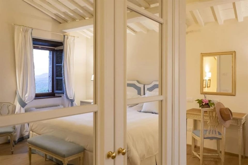 Superior Suite, 1 King Bed | Minibar, in-room safe, desk, soundproofing