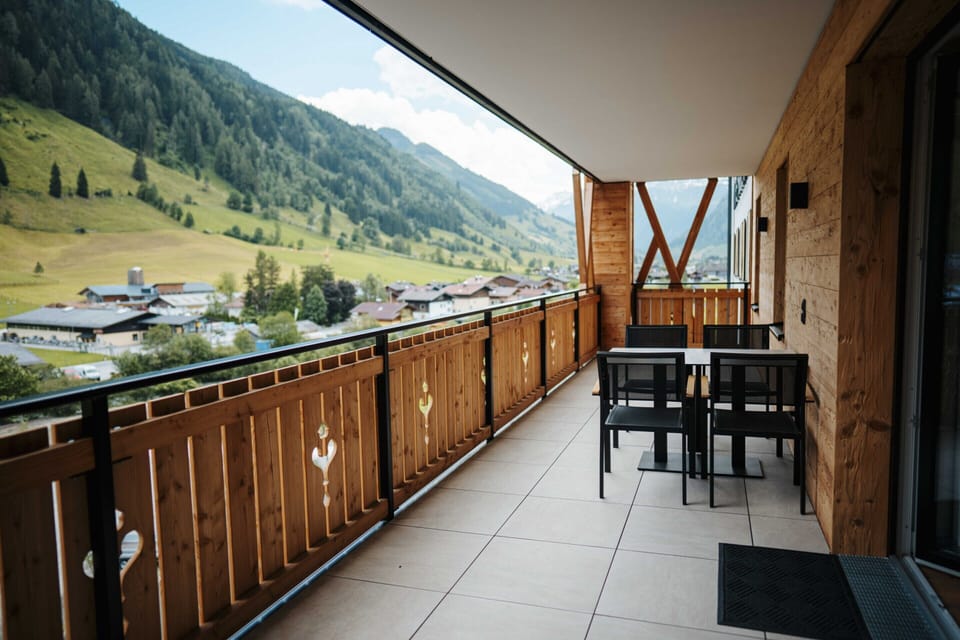 Apartment | Outdoor dining