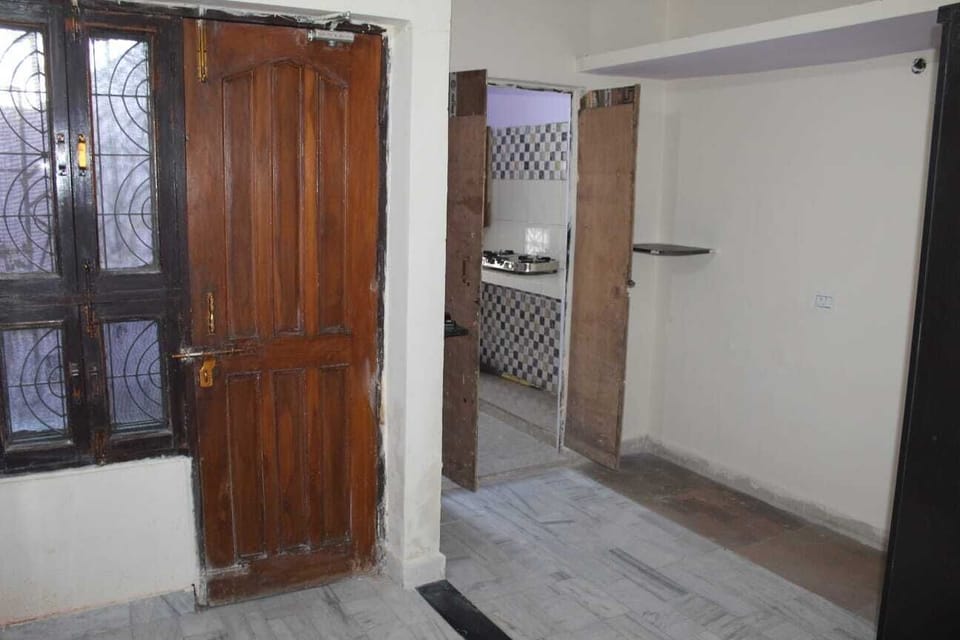 Exclusive House, City View | Private kitchen | Fridge, electric kettle, cookware/dishes/utensils