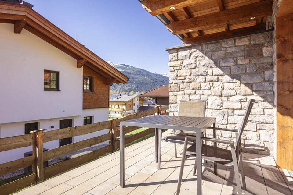 House | Outdoor dining