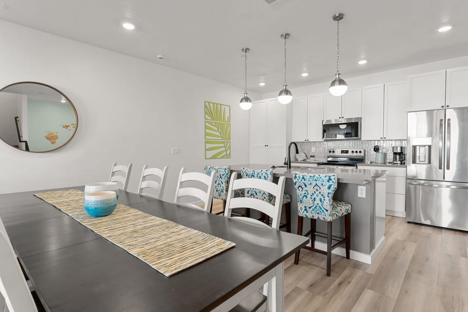 Townhome, 4 Bedrooms | Dining