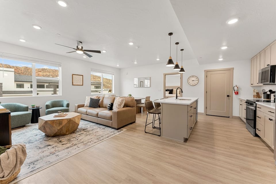 Condo, 2 Bedrooms | Interior