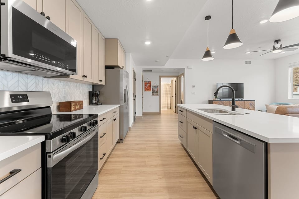 Condo, 2 Bedrooms | Private kitchen | Fridge, oven, coffee/tea maker, toaster