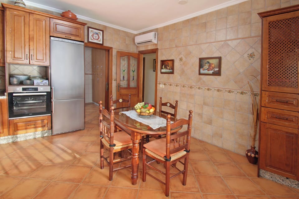 Airconditioning, in the kitchen too.