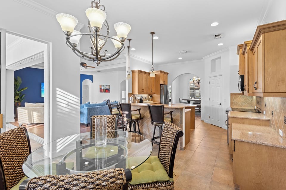 Kitchen/Breakfast Nook