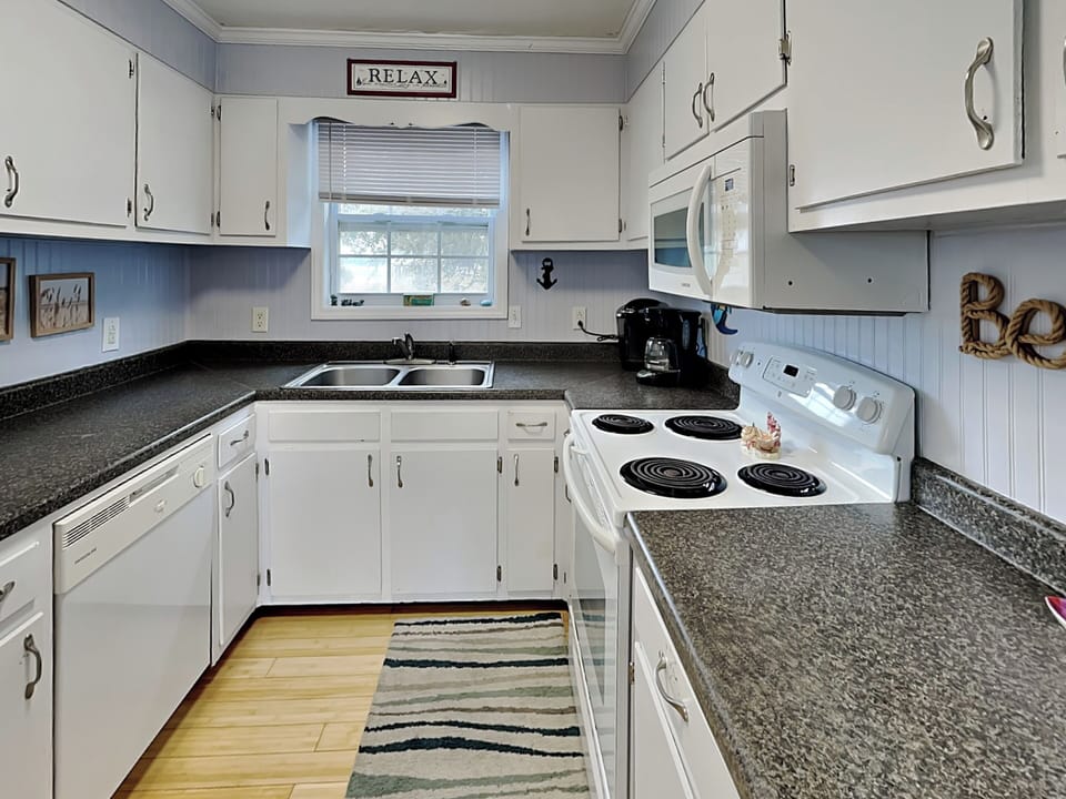 Full Size Kitchen