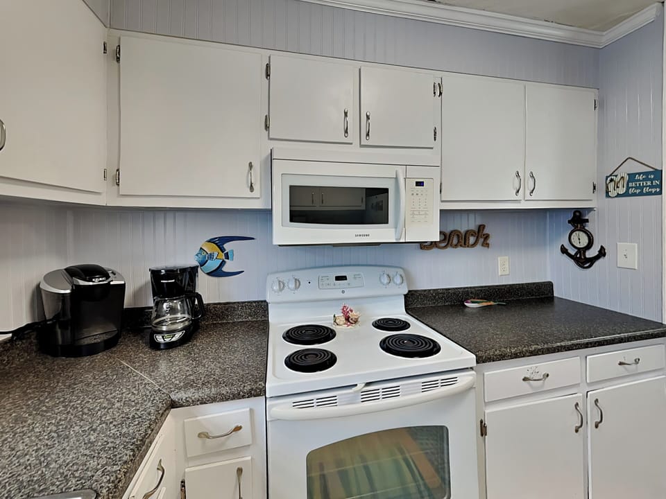 Full Size Kitchen