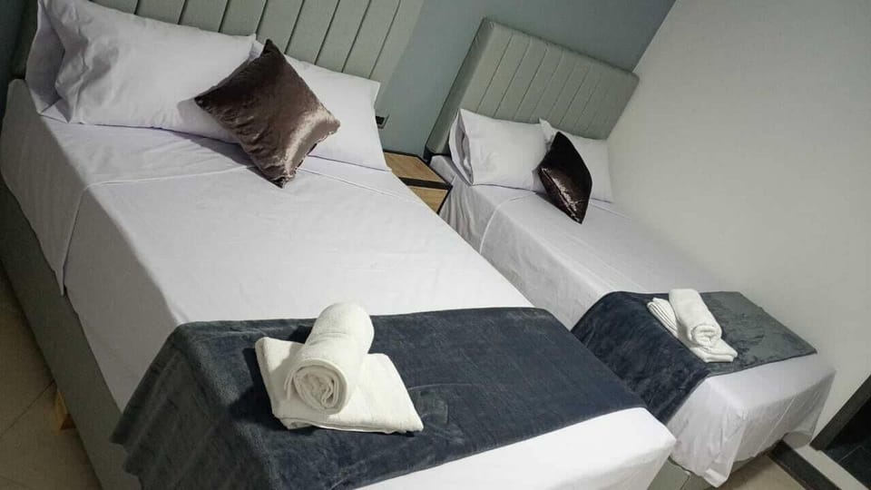Basic Quadruple Room | Soundproofing, free WiFi
