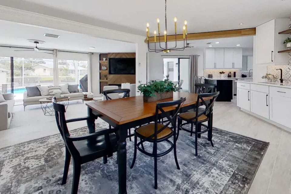Open concept dining room, kitchen and living room