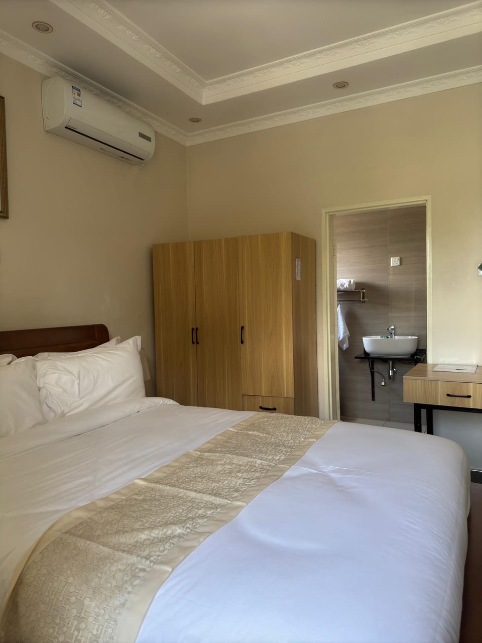Executive Double Room | In-room safe, desk, laptop workspace, iron/ironing board