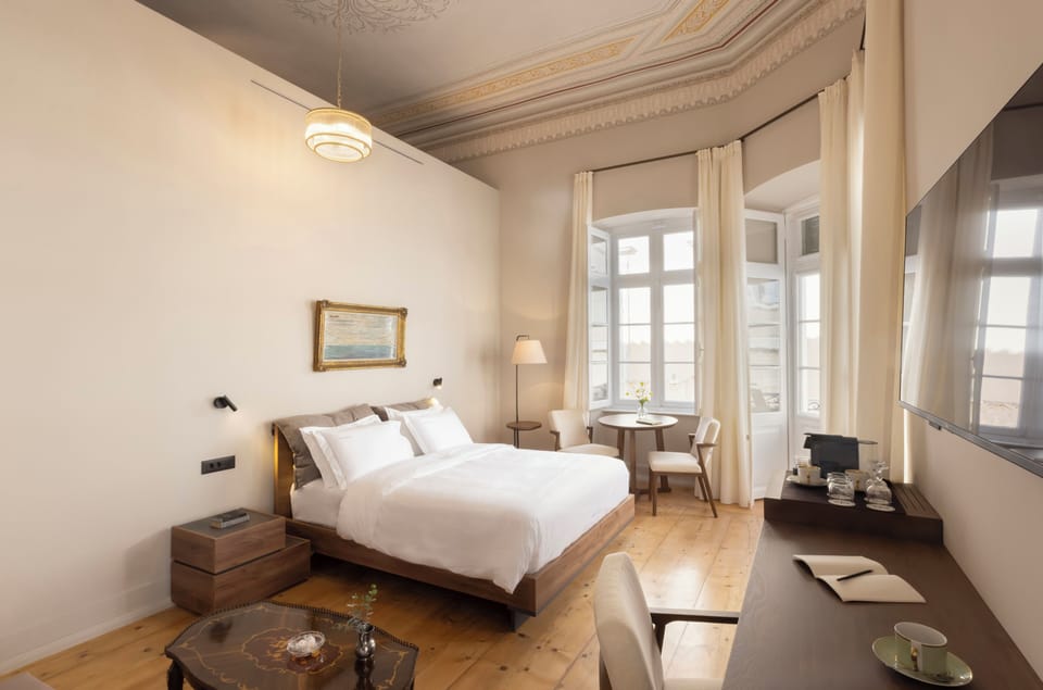 Deluxe Double Room, City View, Corner | Individually decorated, desk, soundproofing, iron/ironing board