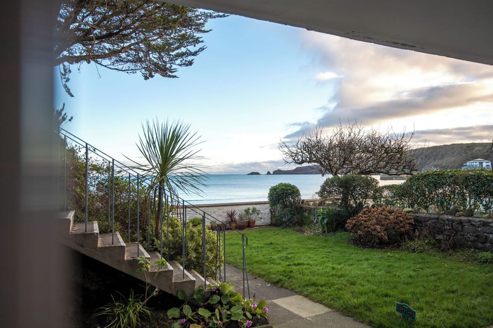Direct Beach Access, Sea Views