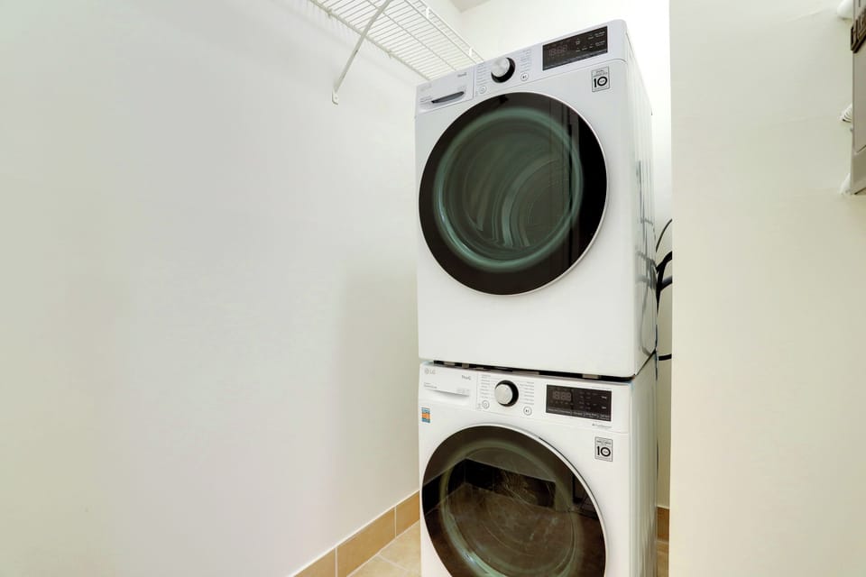 Crystal City Apartments near Water Park - We Host Apartment in Crystal City