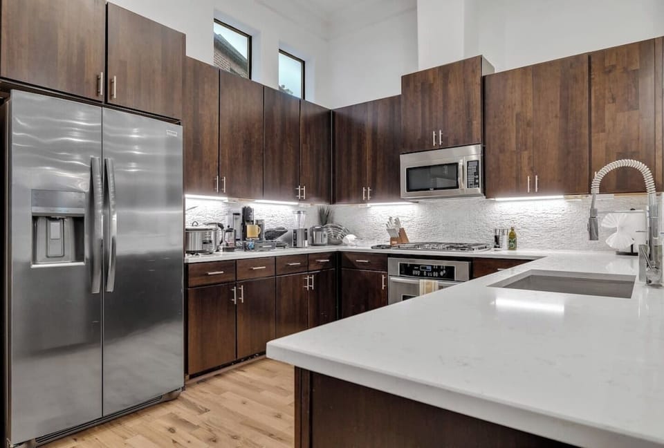 Our kitchen has ample space for that stress free cooking. 