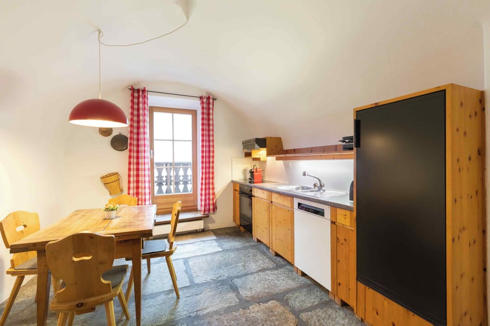Traditional Apartment | Private kitchen | Full-size fridge, stovetop, espresso maker, electric kettle
