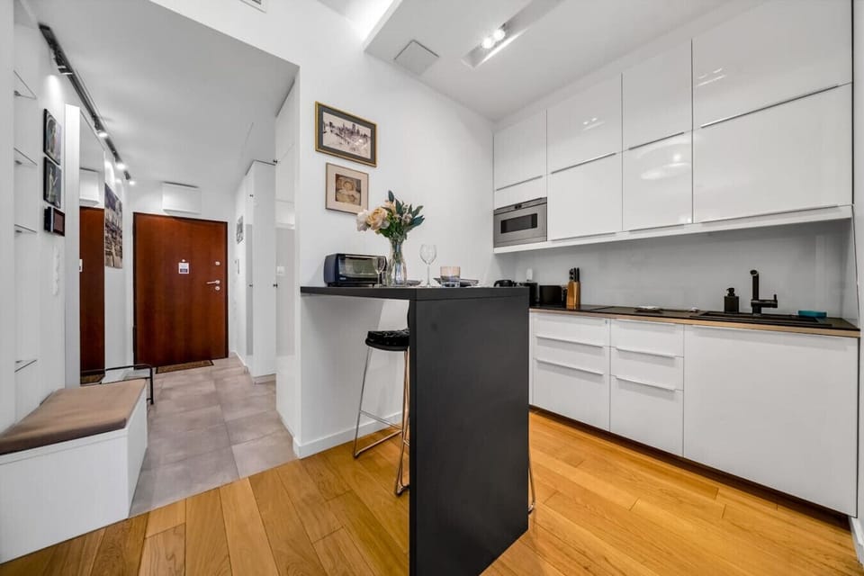 Kitchen with Dining Area | Book Now with RENTUJEMY.COM