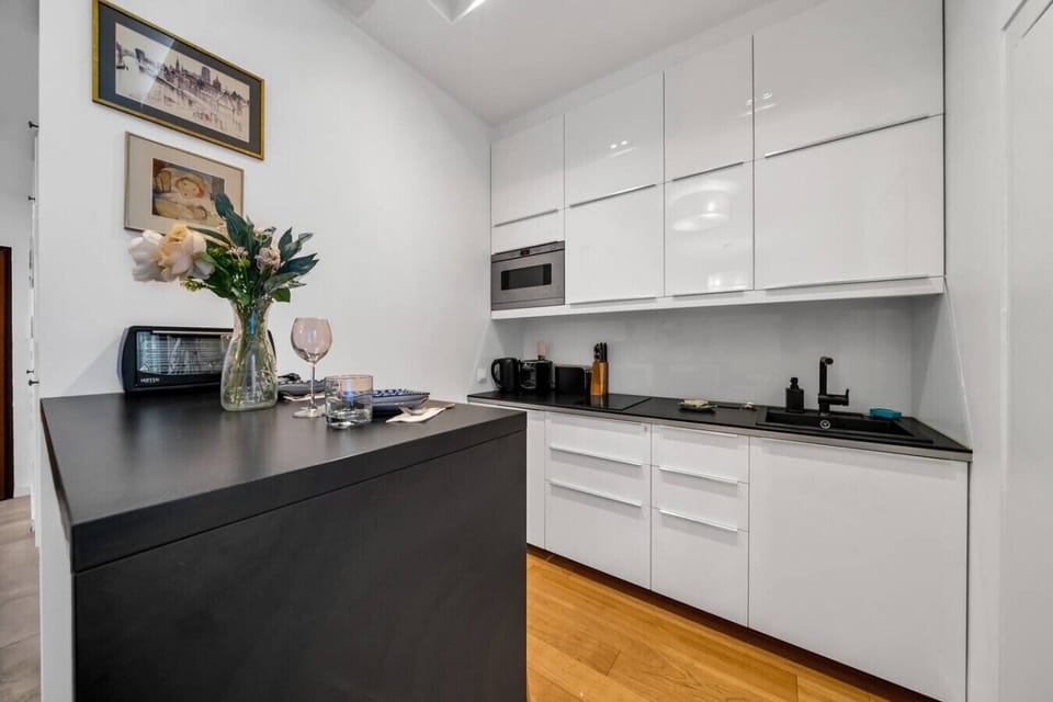 Kitchen with Dining Area | Book Now with RENTUJEMY.COM