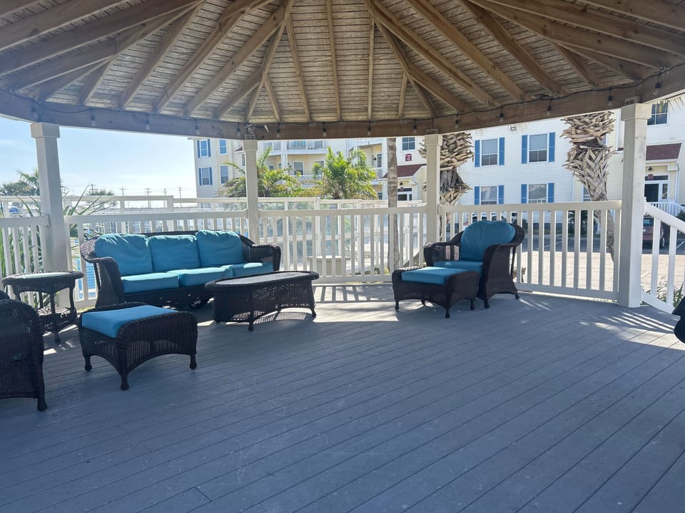 Community Cabana to enjoy the Sunny days