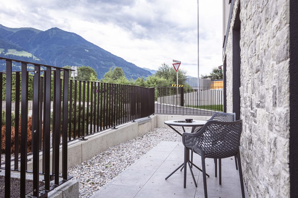 Apartment | Outdoor dining