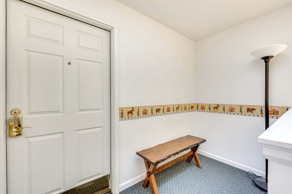Foyer | Private Entrance