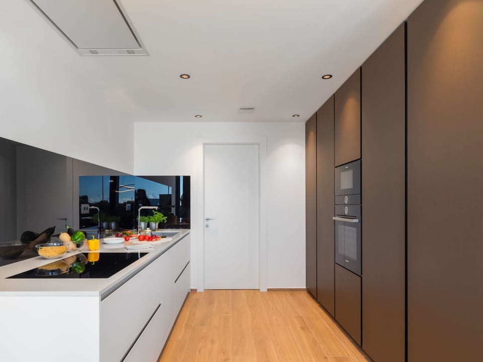 Apartment, Sea, Balcony, Shade, Hotel, Resort, Penthouse Apartment, Aluminium