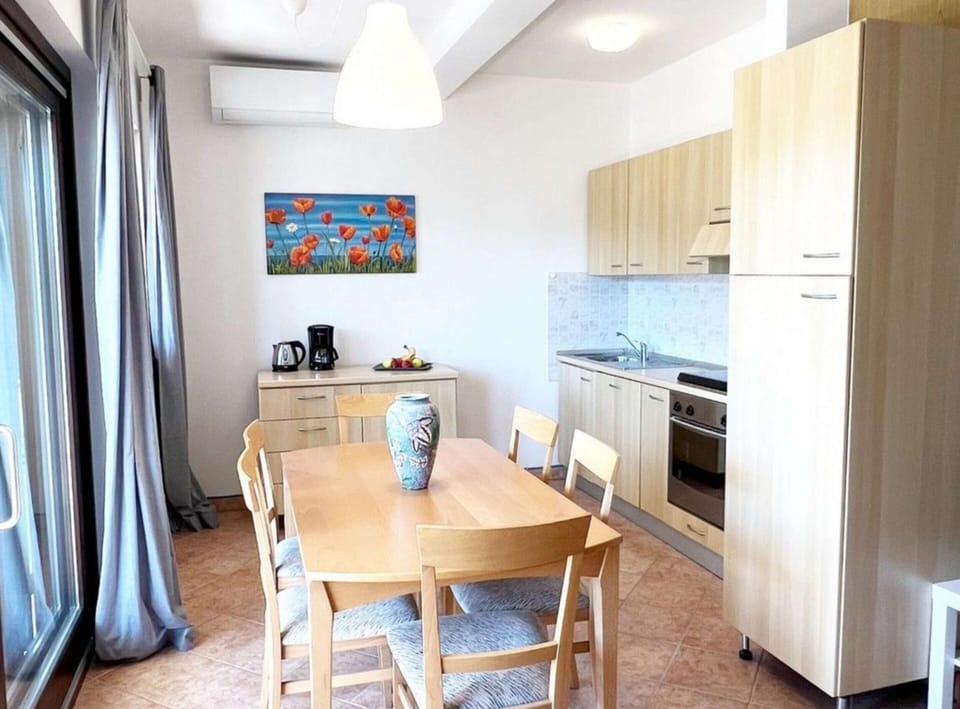 Apartment | Dining