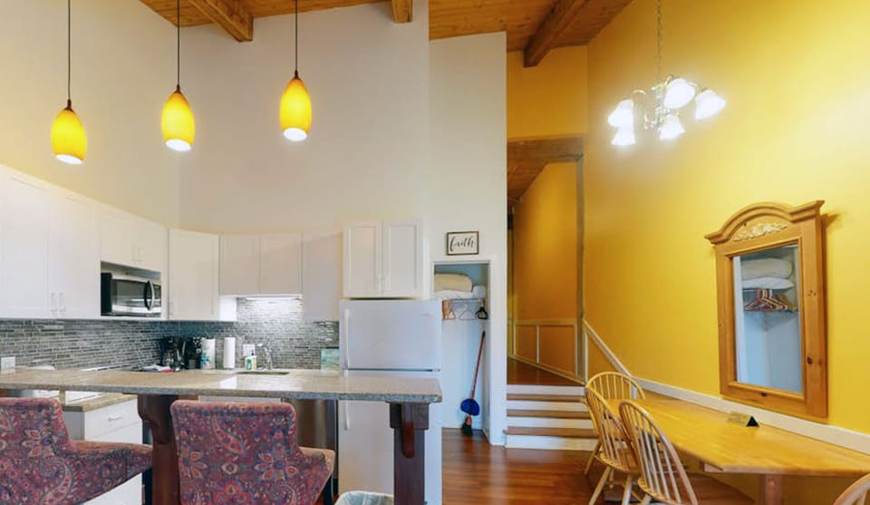 Townhome | Free WiFi, bed sheets
