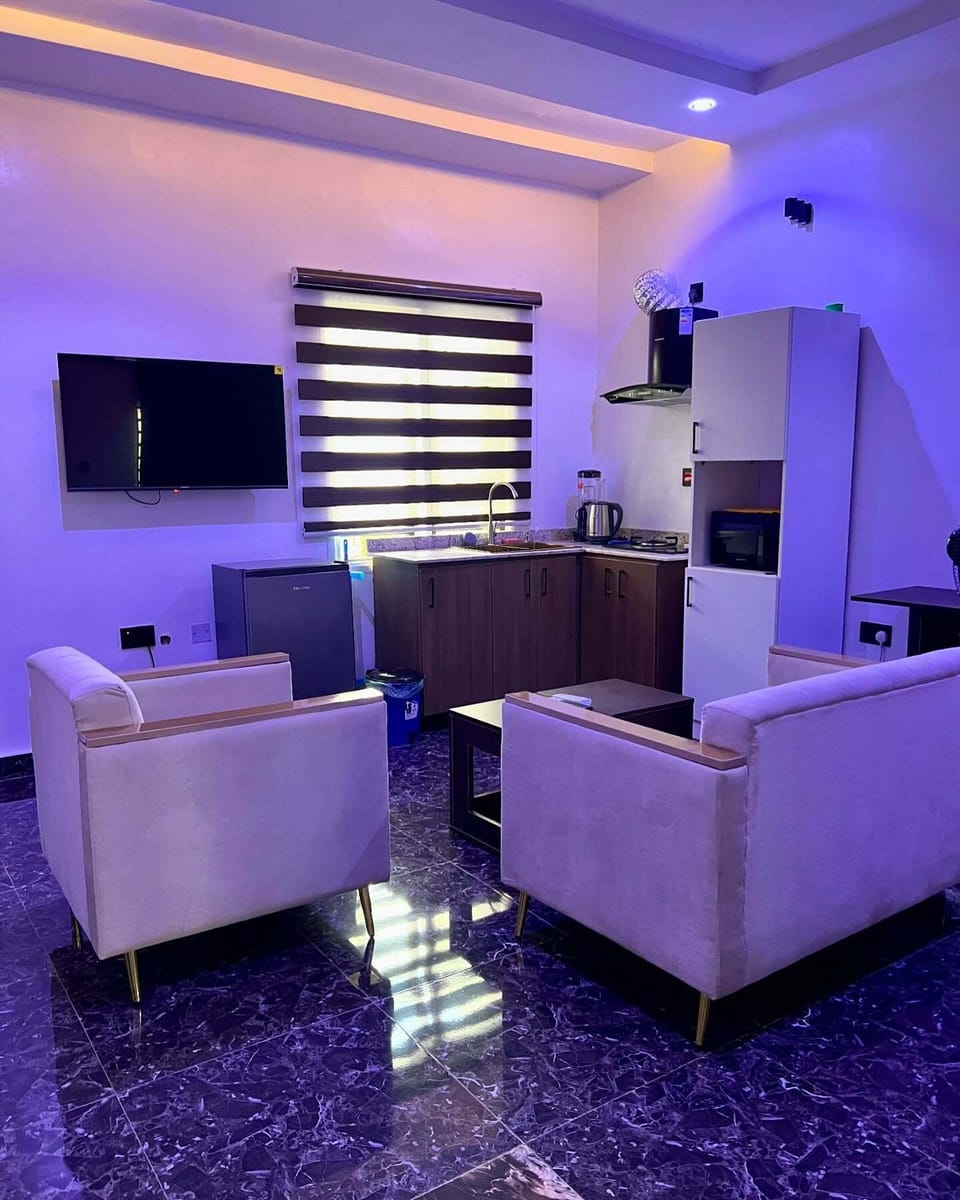 Comfort Apartment, Balcony, City View | Living area