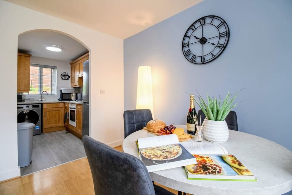 Dining area with seating for up to 4 guests.