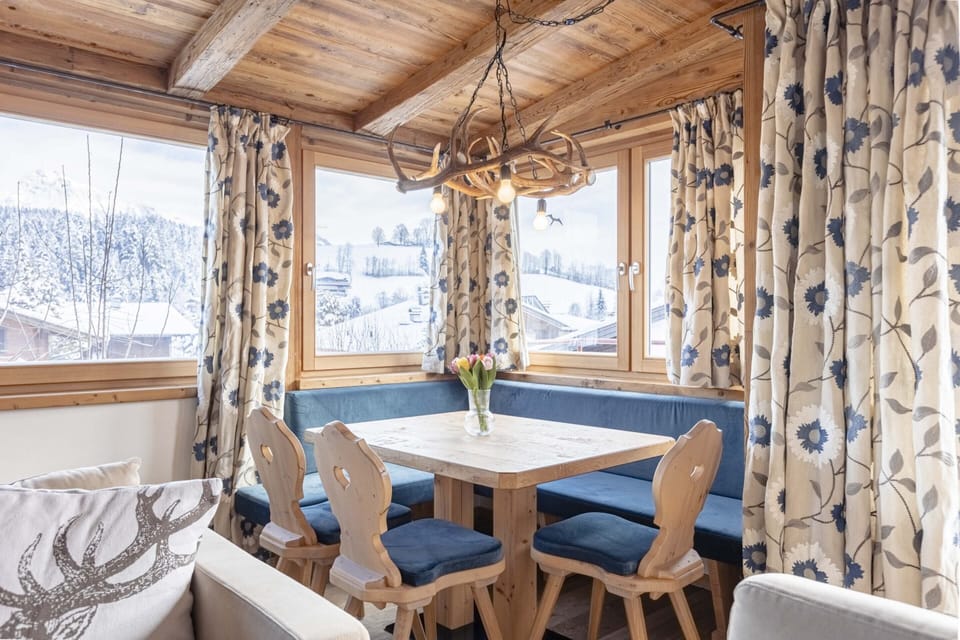 Apartment | Dining