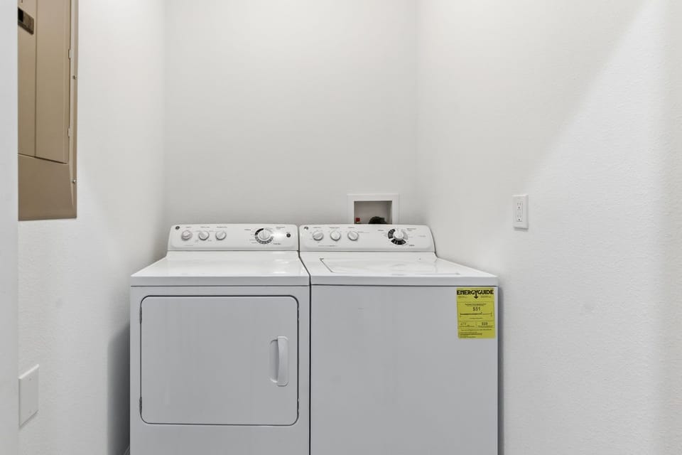 3-web-or-mls-8839CandyPalmNextay-29