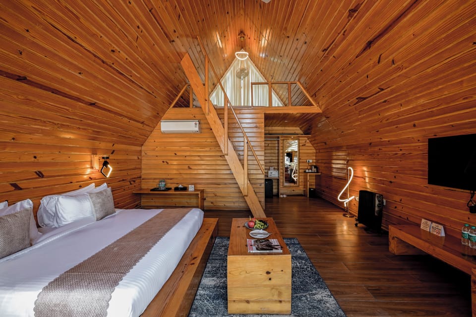 Pine Wood Cottages | Egyptian cotton sheets, premium bedding, minibar, desk