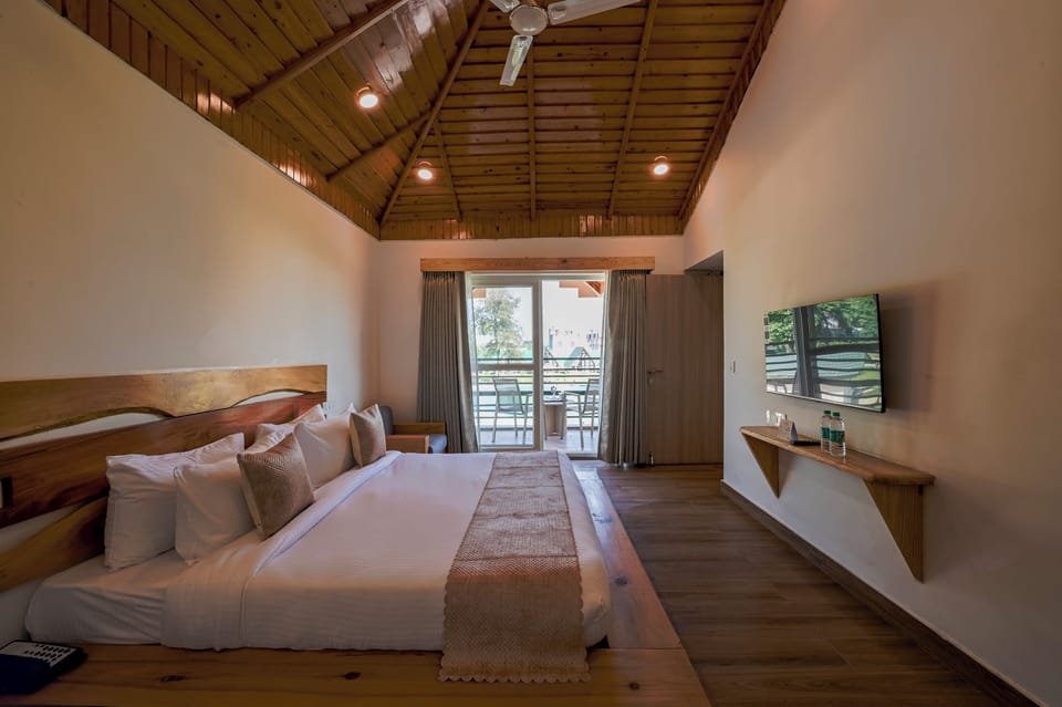 Family Suites | Egyptian cotton sheets, premium bedding, minibar, desk