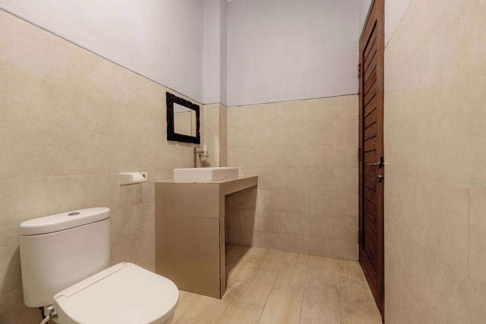 Deluxe Double Room, Patio, Pool View | Bathroom