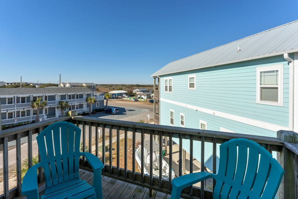 [Bedroom 3] Enjoy Private Deck with Seating for 2