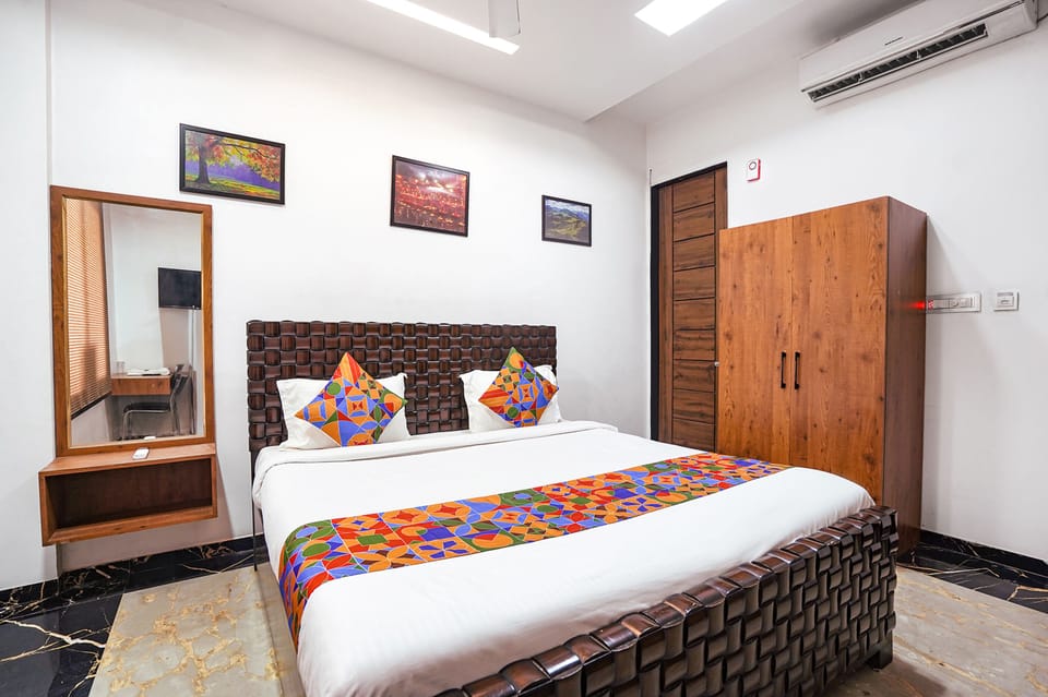 Deluxe Room | Egyptian cotton sheets, premium bedding, in-room safe, free WiFi