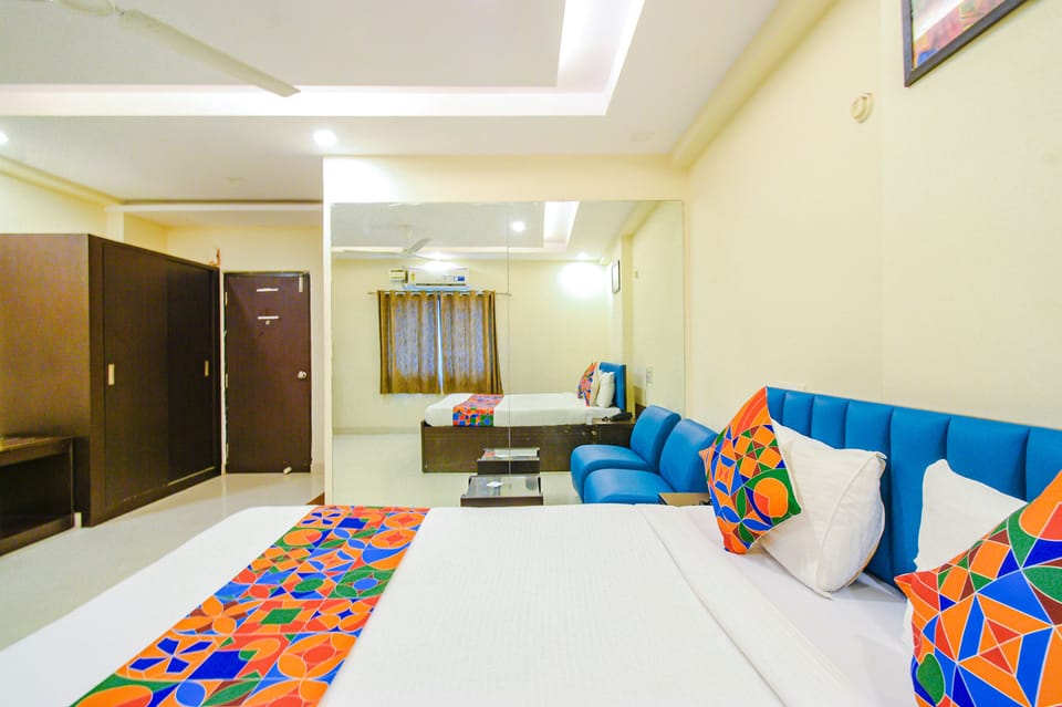 Egyptian cotton sheets, premium bedding, free WiFi, bed sheets