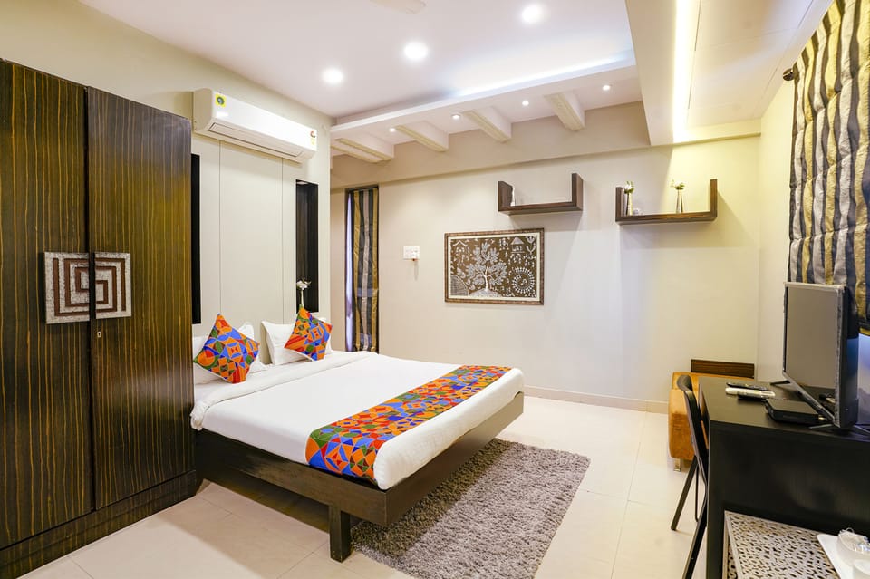 Egyptian cotton sheets, premium bedding, free WiFi, bed sheets