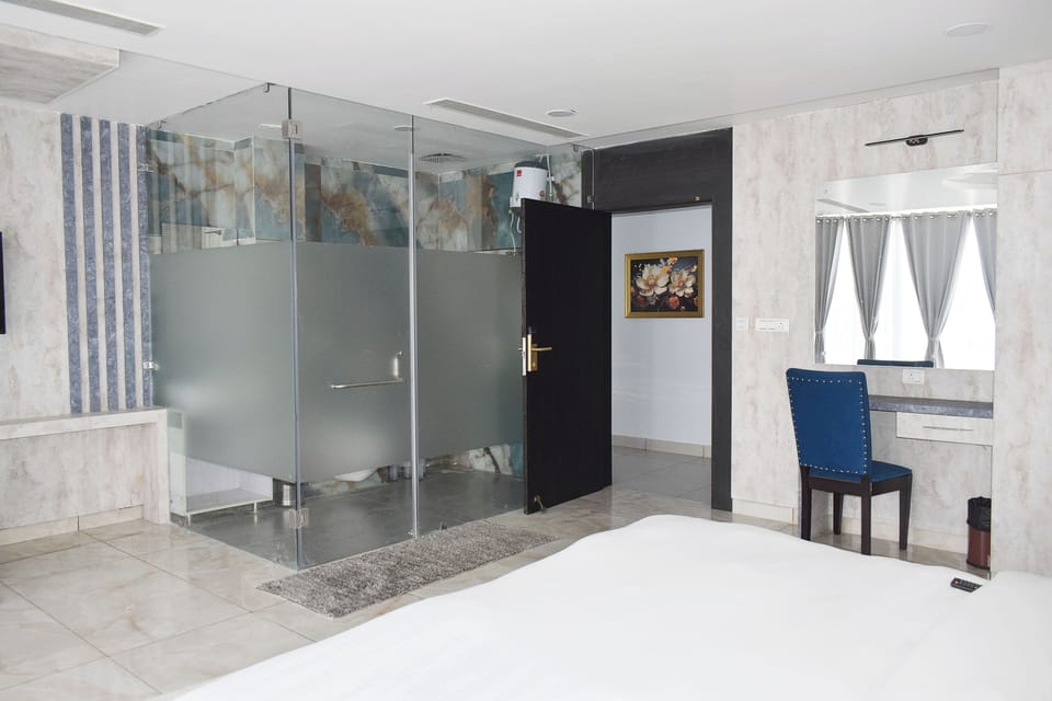Executive Double Room | Free WiFi, bed sheets, wheelchair access