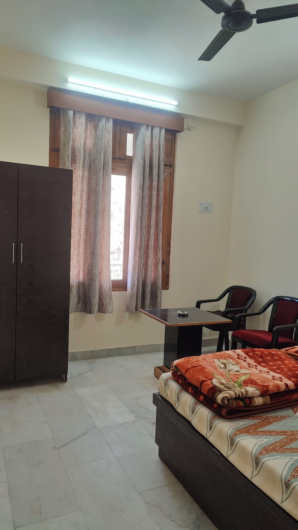 Classic Double Room, City View | Desk, free WiFi