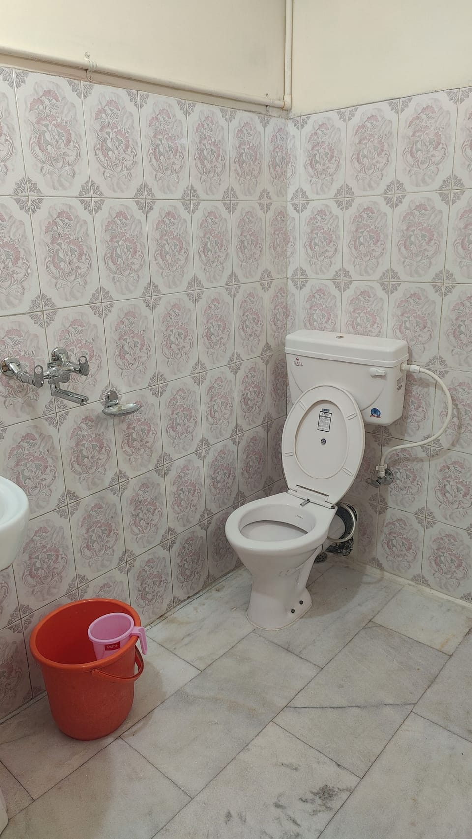 Classic Double Room, City View | Bathroom | Shower, free toiletries, slippers, bidet