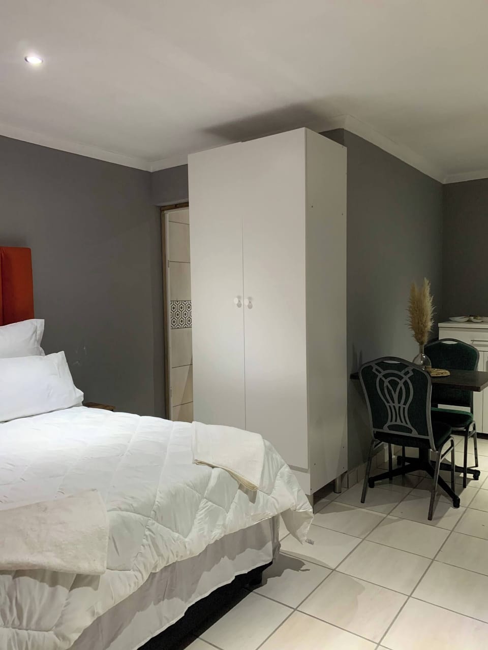 Room, 1 Bedroom, Balcony, City View | 1 bedroom
