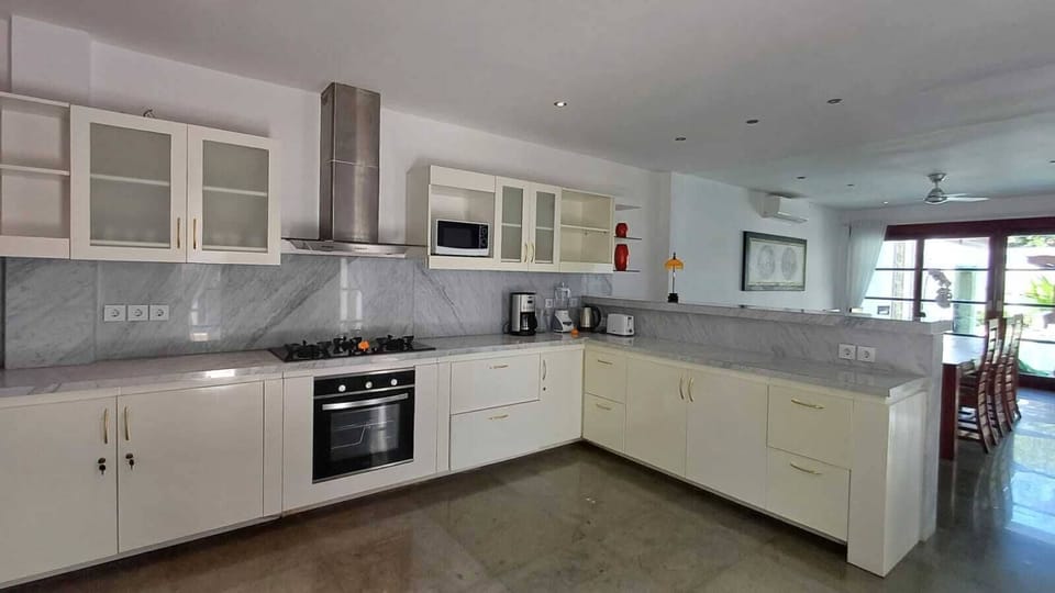Luxury Villa, Balcony, Pool View | Private kitchen | Electric kettle, toaster