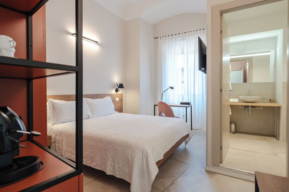 In-room safe, desk, laptop workspace, soundproofing