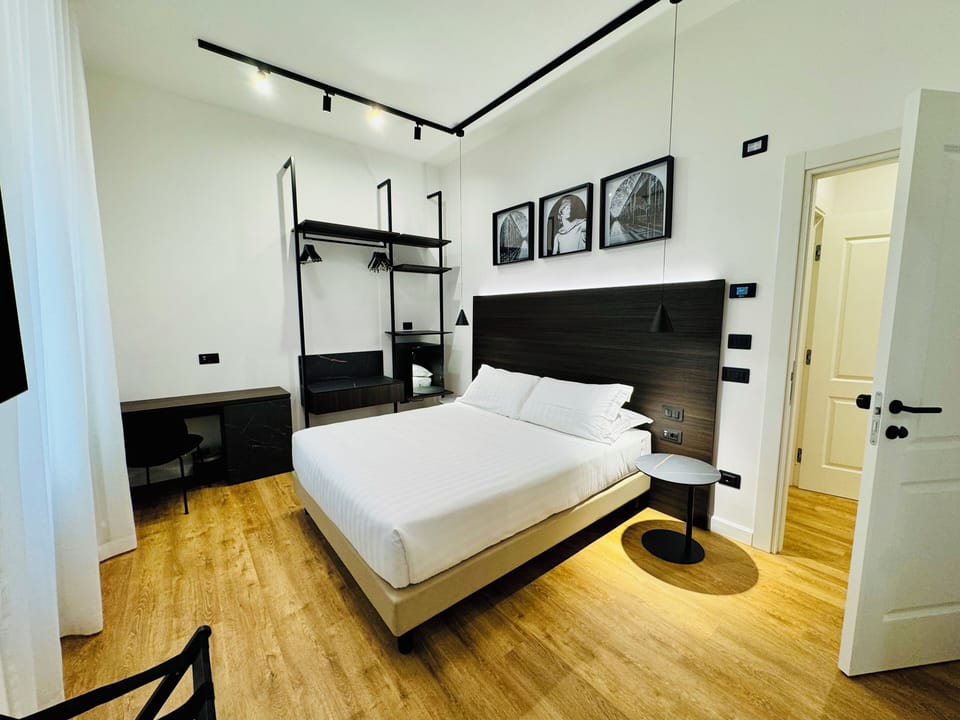 Classic Double Room, 1 Queen Bed, Non Smoking, Private Bathroom | In-room safe, desk, free WiFi