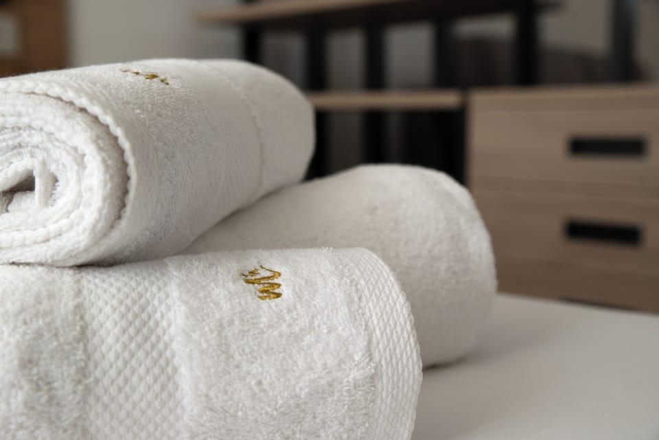 Standard Suite | 1 bedroom, minibar, in-room safe, laptop workspace