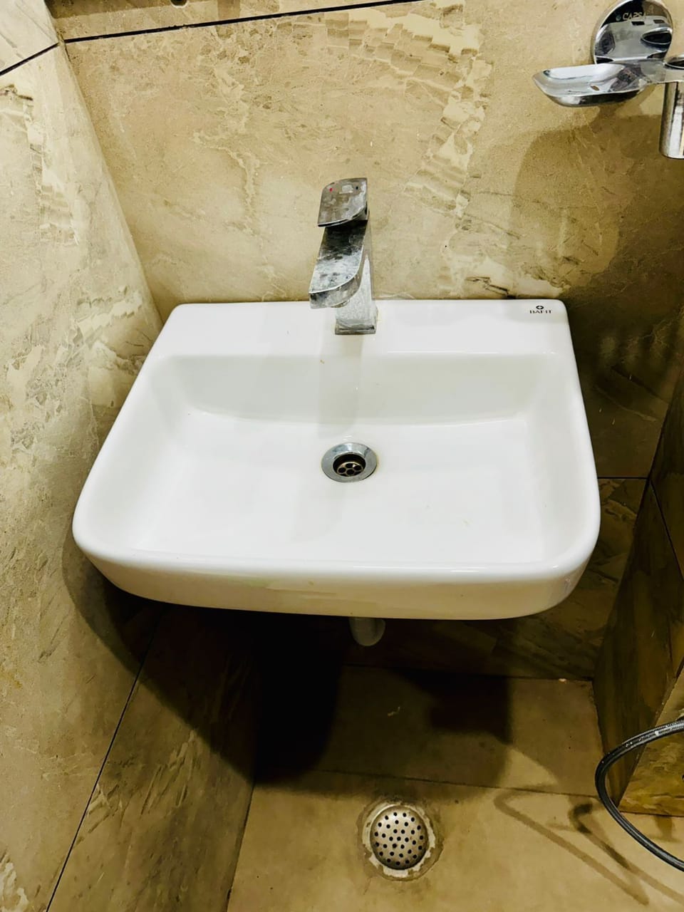 Deluxe Double Room | Bathroom | Shower, free toiletries, bathrobes, slippers