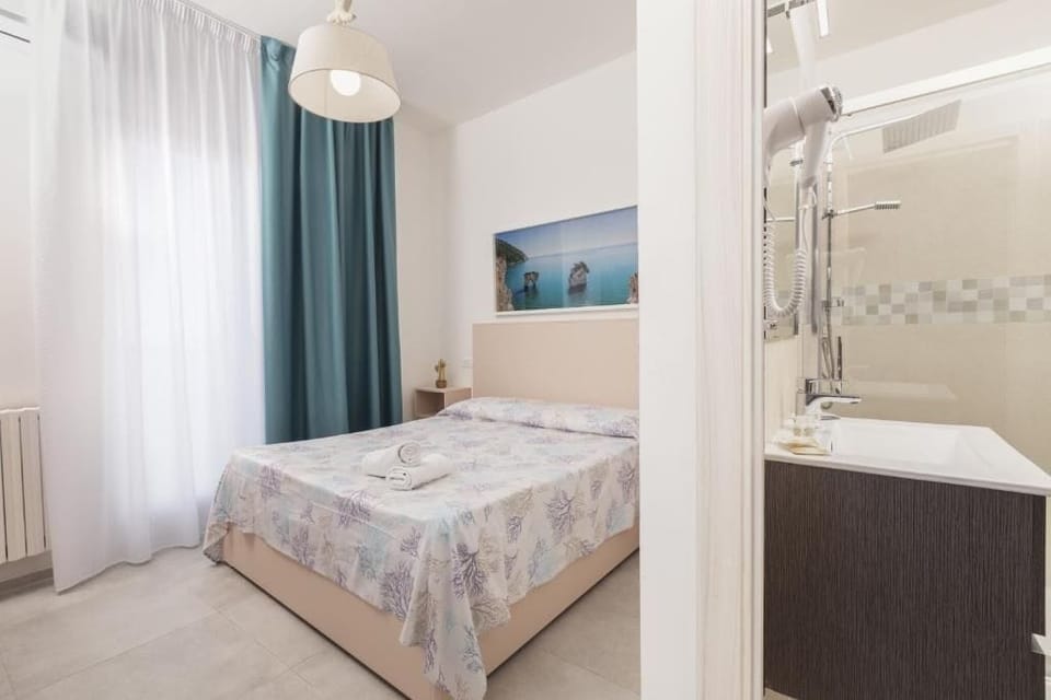 Comfort Double or Twin Room, Private Bathroom, Sea View | Minibar, in-room safe, desk, WiFi (free)