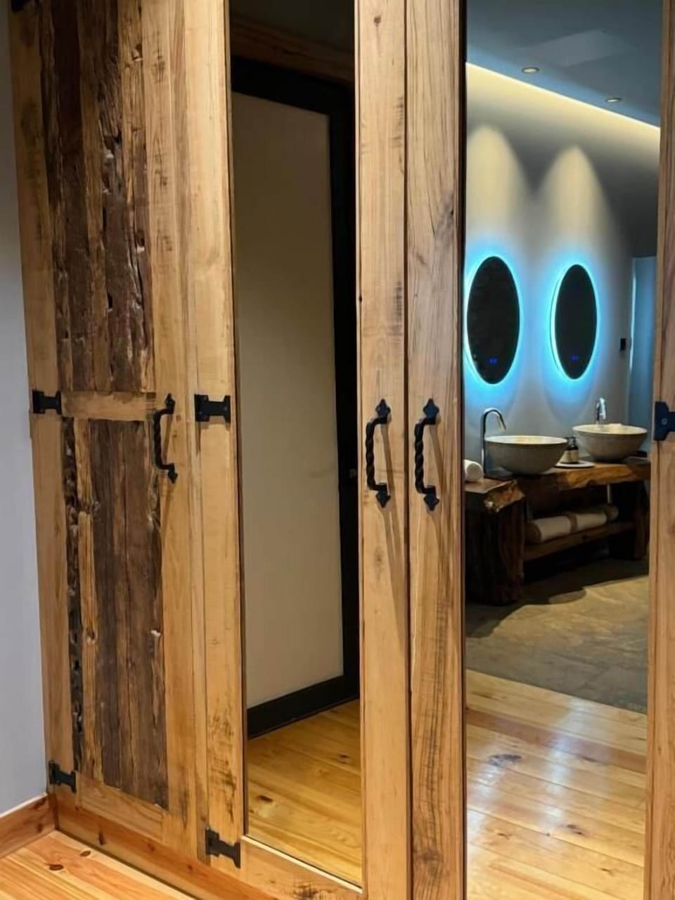 Deluxe Double Room, Valley View | Egyptian cotton sheets, premium bedding, memory foam beds, minibar