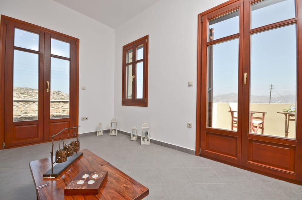 Villa | 2 bedrooms, desk